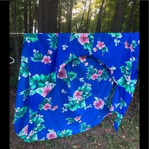 Authentic Hawaiian Sarong in mint condition from Hilo Hattie’s